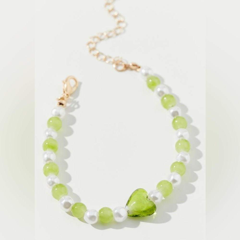 Urban Outfitters Elegant Green and White Beaded with glass Heart Bracelet New!